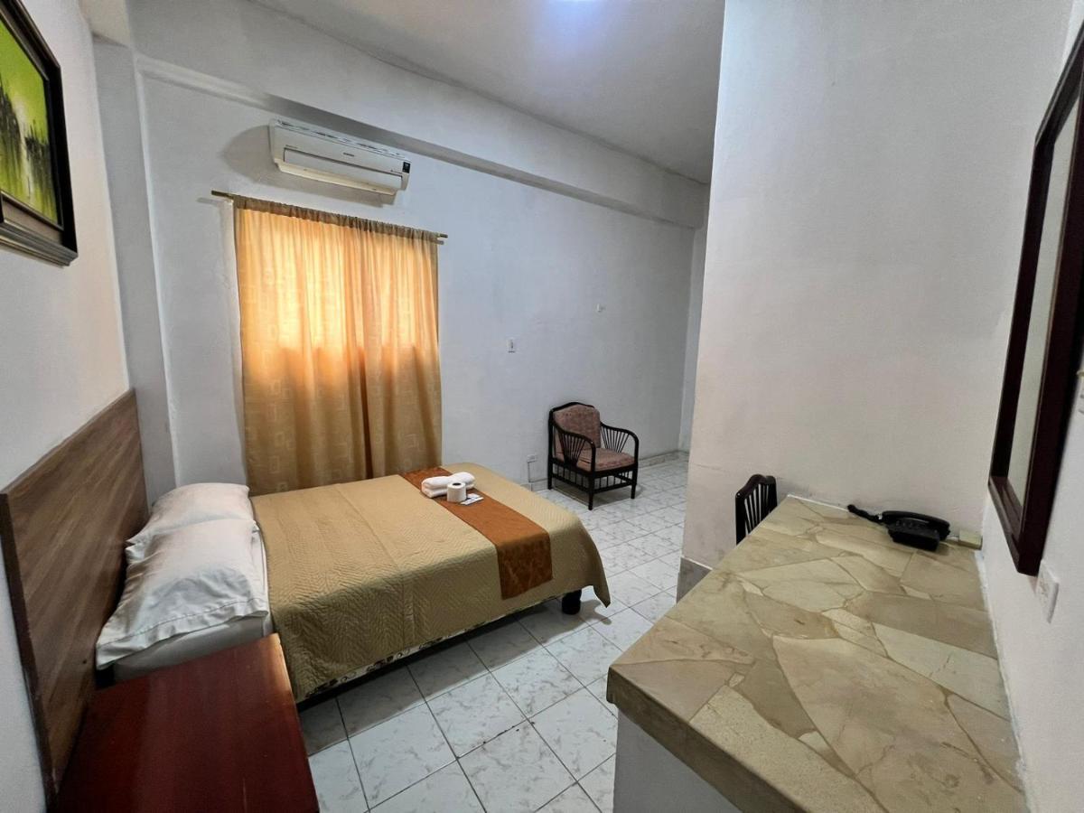 Atlantic Suites Hotel Гуаякіль Екстер'єр фото