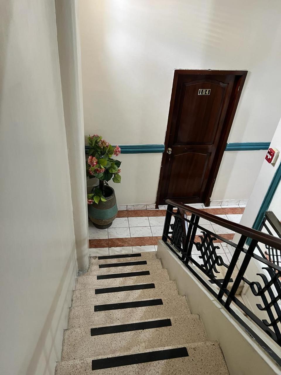 Atlantic Suites Hotel Гуаякіль Екстер'єр фото